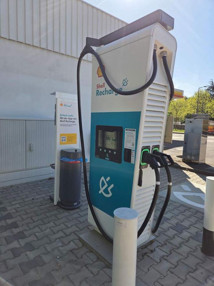 Shell Recharge Charging Station, Zurmaiener Straße in Trier
