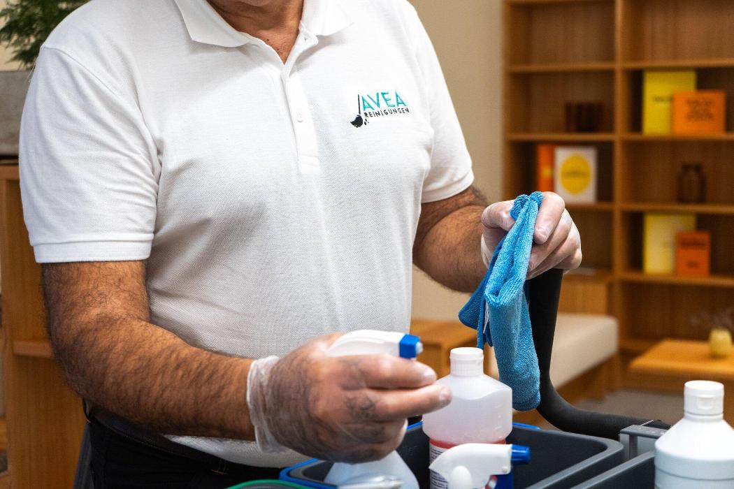 AVEA Reinigungen GmbH, Brüderhofweg in Zürich