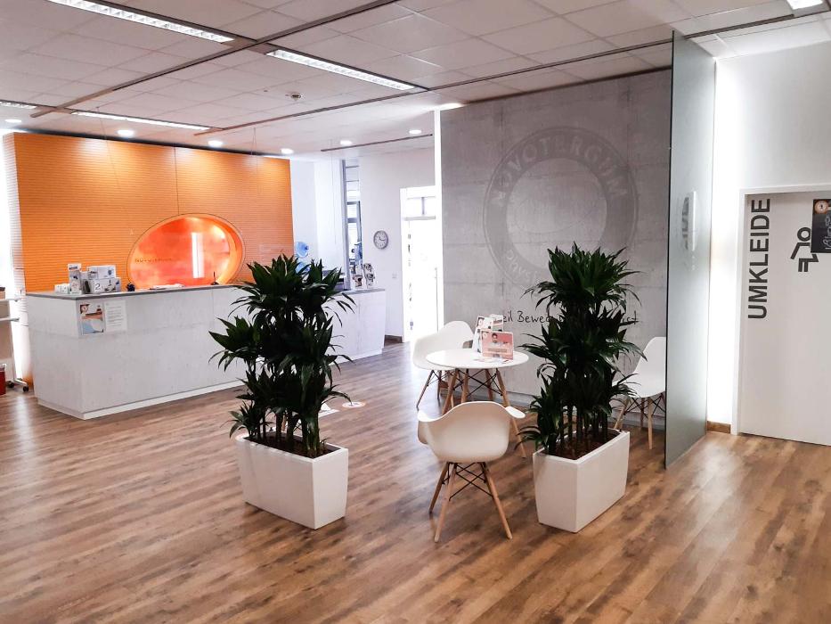 NOVOTERGUM Physiotherapie Solingen, Stöcken in Solingen