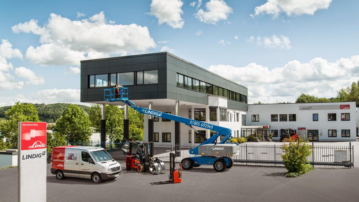 LINDIG Fördertechnik GmbH - Verwaltung & Akademie, Albert-Lindig-Straße in Krauthausen