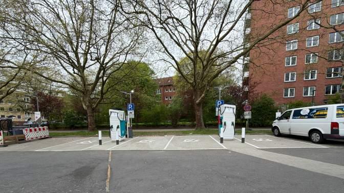 Shell Recharge Charging Station, Fruchtallee in Hamburg