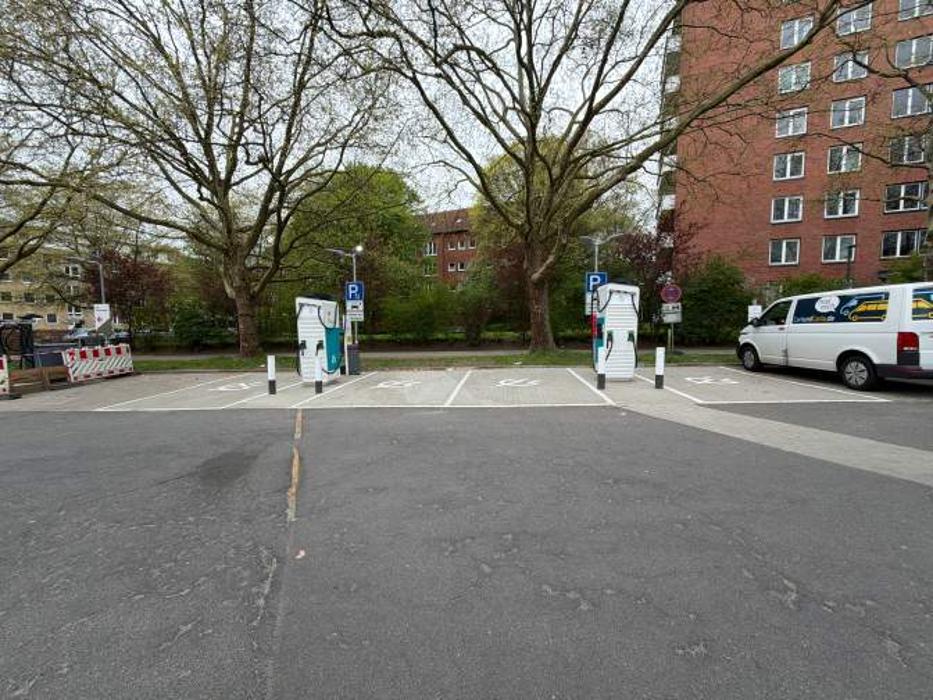 Shell Recharge Charging Station, Fruchtallee in Hamburg