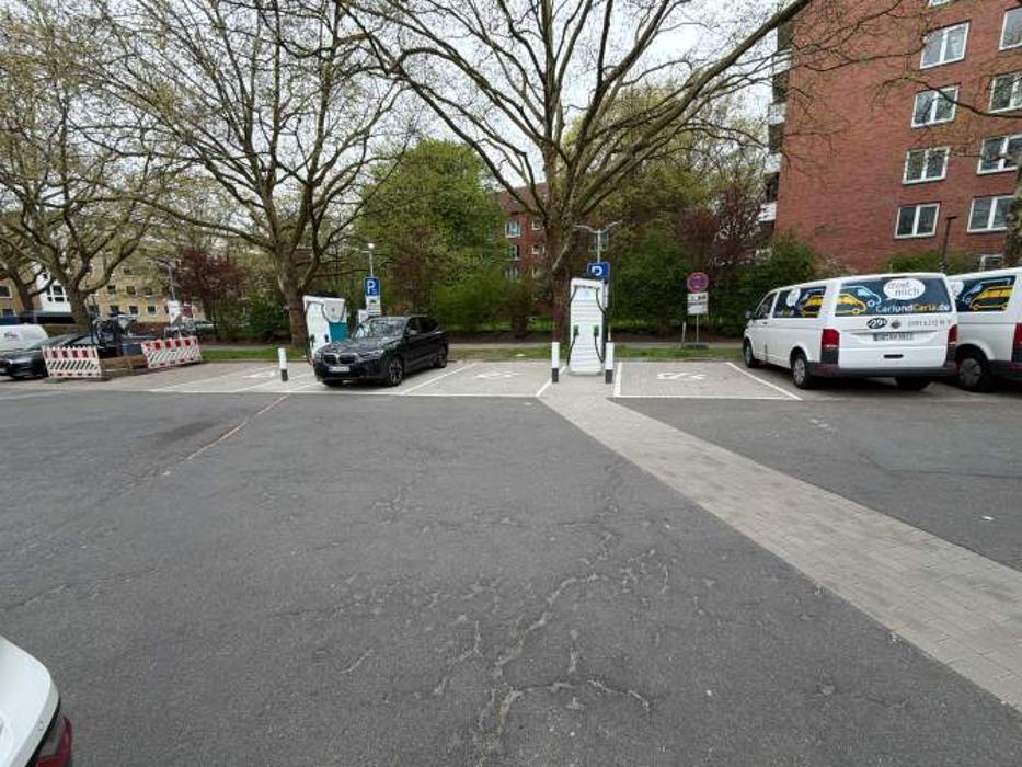 Shell Recharge Charging Station, Fruchtallee in Hamburg