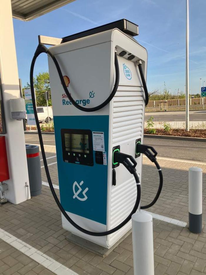 Shell Recharge Charging Station, Münchner Straße in Langenhagen