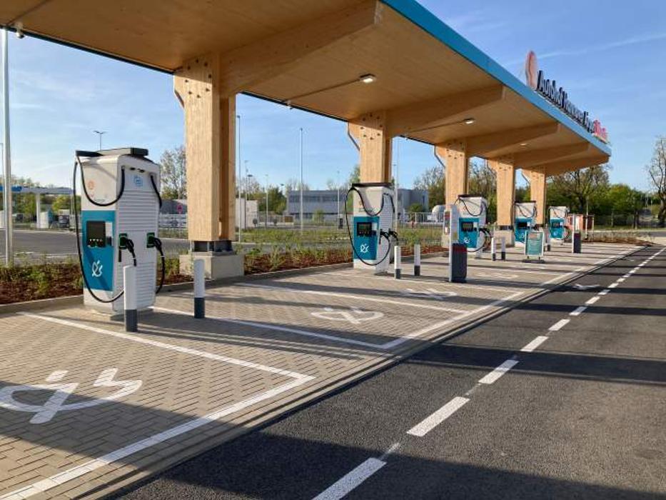 Shell Recharge Charging Station, Münchner Straße in Langenhagen