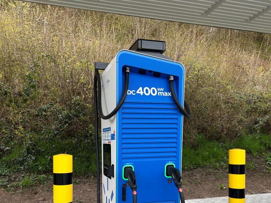 TotalEnergies Charging Station, A1 Rastanlage Rioler Wald in Mehring