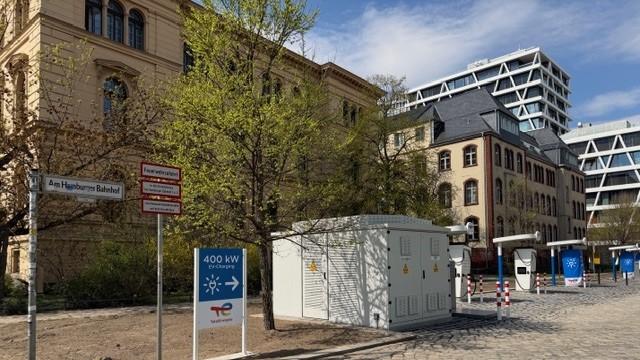 TotalEnergies Charging Station, Am Hamburger Bahnhof Invalidenstrasse in Berlin