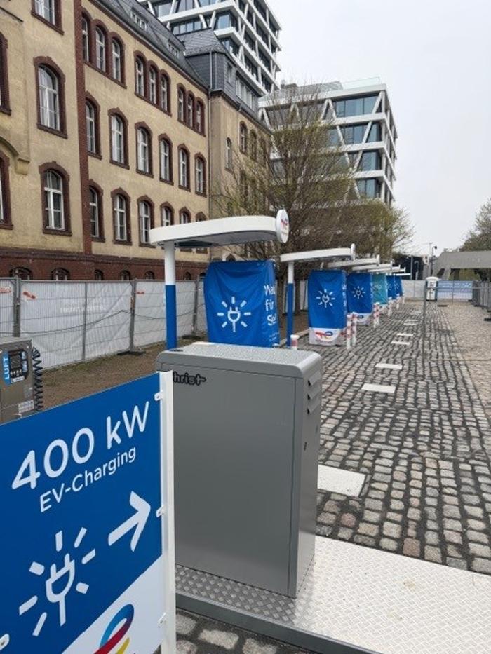 TotalEnergies Charging Station, Am Hamburger Bahnhof Invalidenstrasse in Berlin