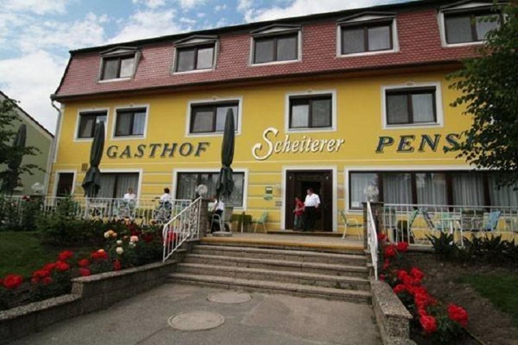 Gasthof-Pension Scheiterer, Hauptstraße in Enzersfeld im Weinviertel