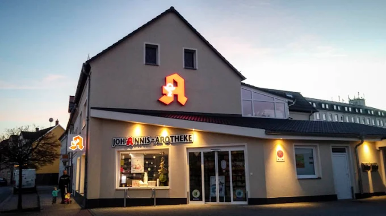 Johannis-Apotheke, Zwickauer Straße in Crimmitschau