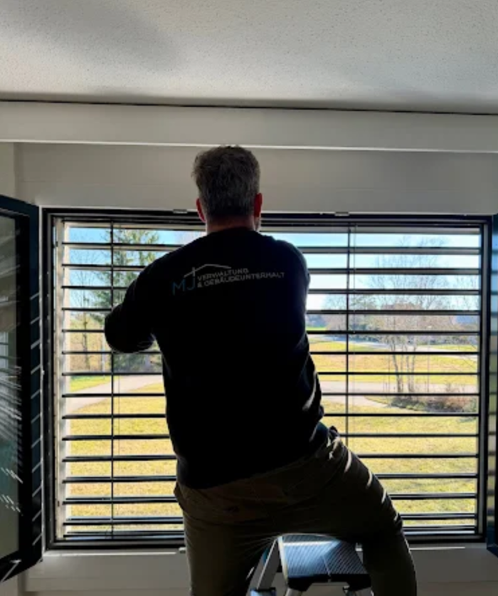 MJ Verwaltung & Gebäudeunterhalt GmbH, Seestrasse in Bottighofen