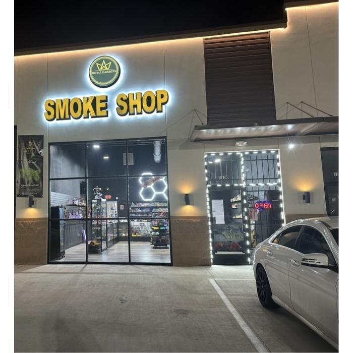 how many chemicals are in cigarette smoke Cigarette smoke contains more than 7,000 chemicals, and hundreds of them  can harm the body. Some of the most well known include: • Carbon monoxide –  reduces oxygen in the blood •