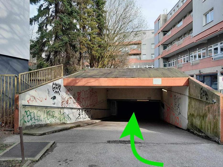 ampido Parkplatz, Eggerstedtstraße in Hamburg