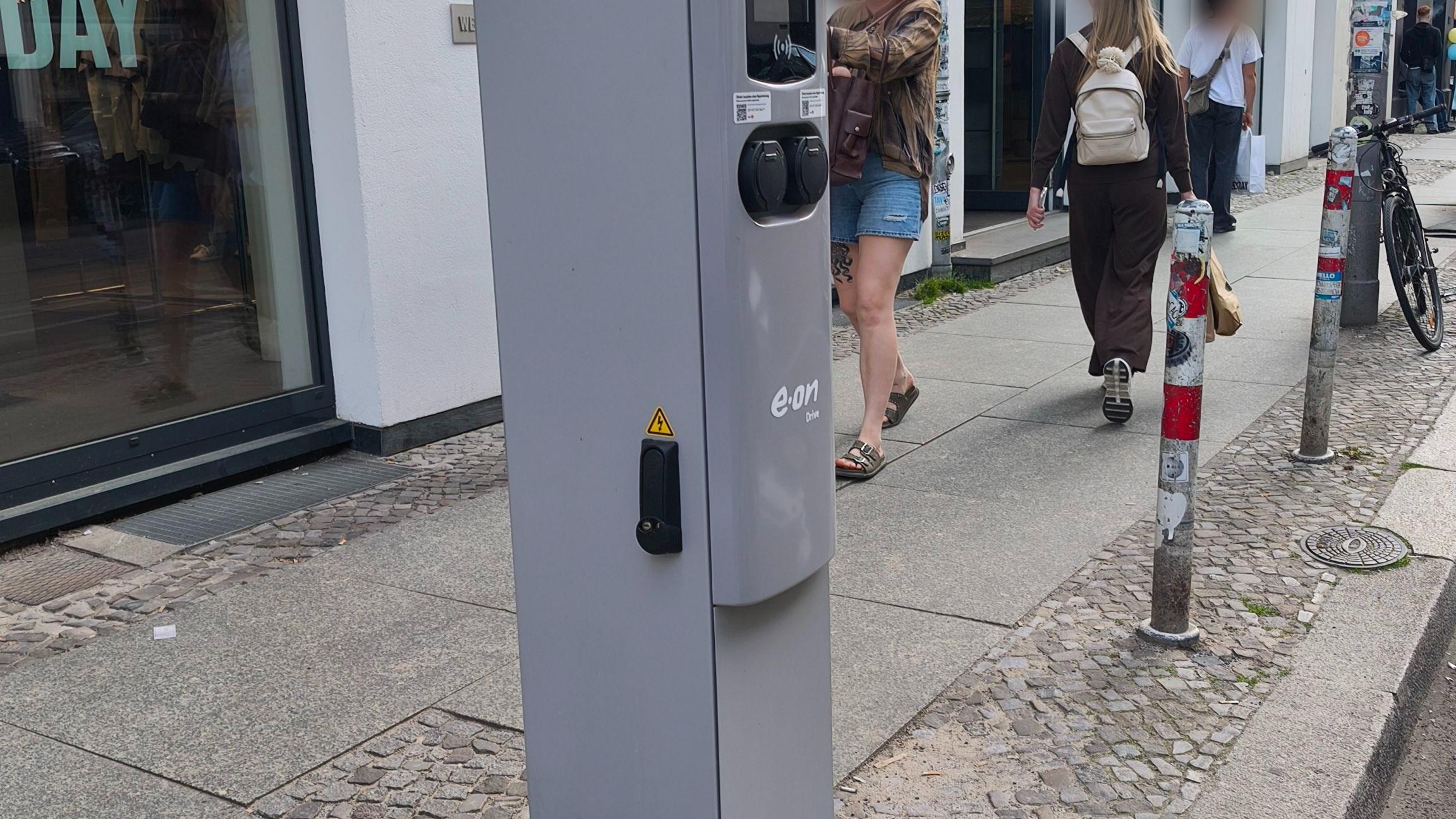 E.ON Drive Charging Station, Neue Schönhauser Straße in Berlin