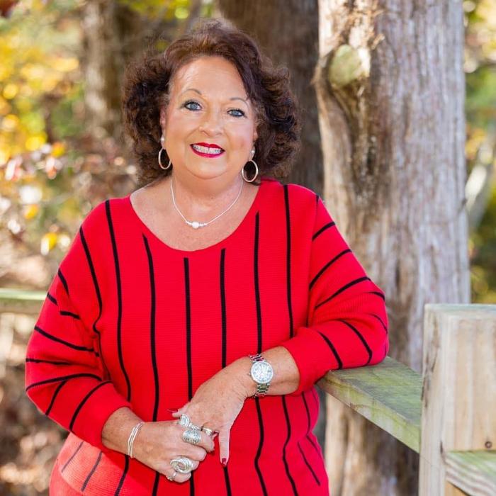 Lakeland Realty l Tammy Warner - Realtor