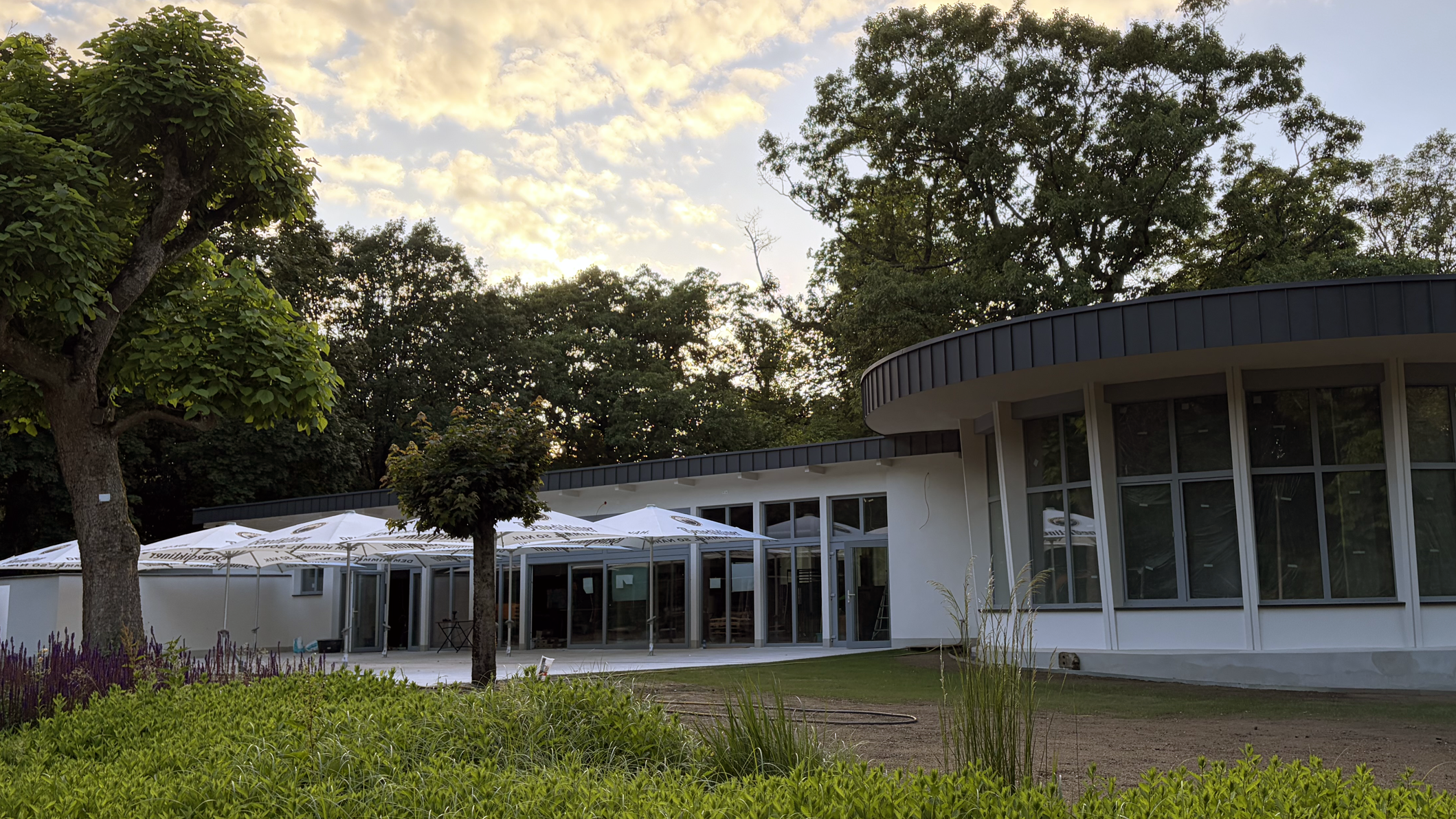 Wirtshaus im Park Mönchengladbach, Schmölderstraße in Mönchengladbach