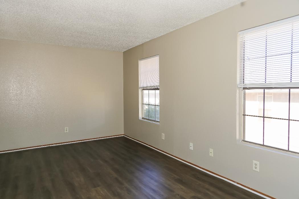 Cleburne Oaks Apartments
