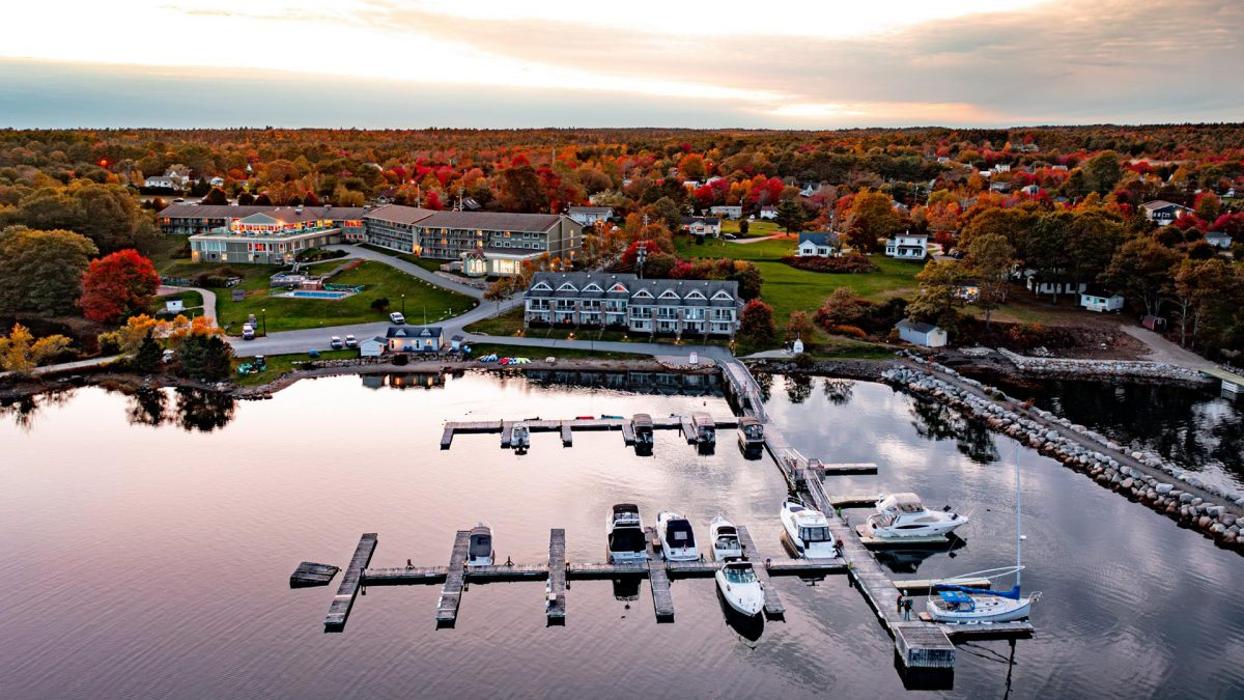 Oak Island Resort & Conference Centre