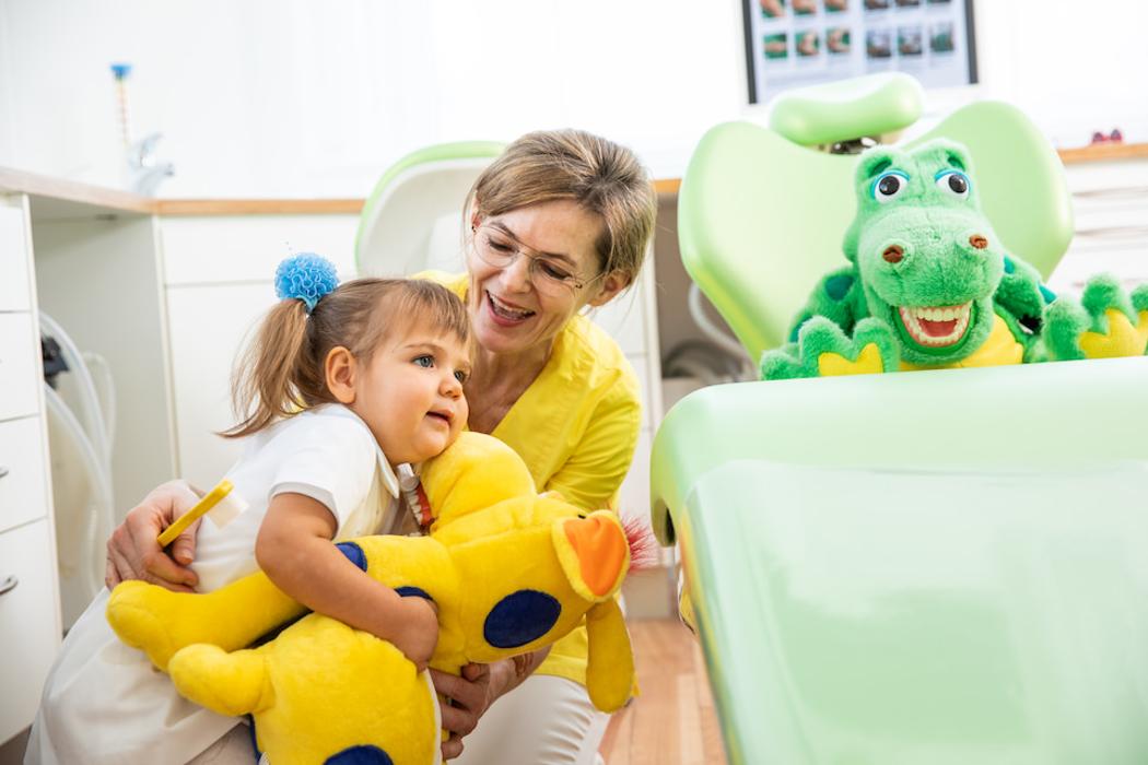 Dr. Uta Salomon M.Sc., Kids & TEENs Zahnmedizin, Wendelgardstraße in Friedrichshafen