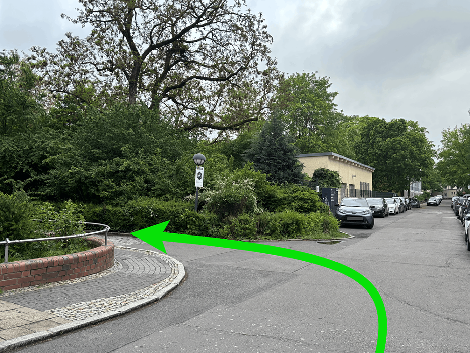 ampido Parkplatz, Ostseestraße in Berlin