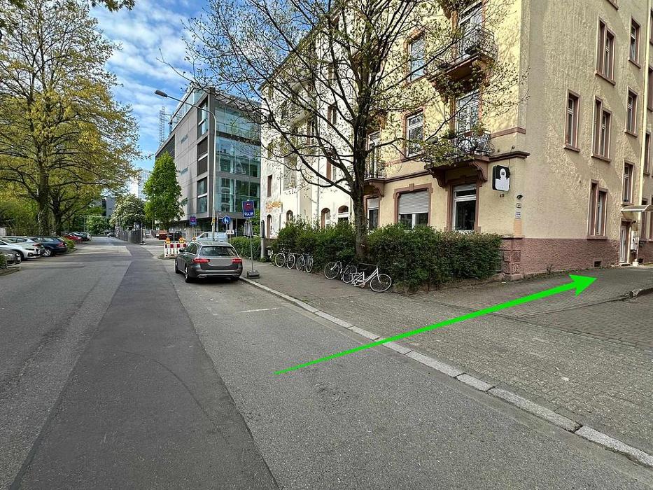 ampido Parkplatz, Varrentrappstraße in Frankfurt am Main