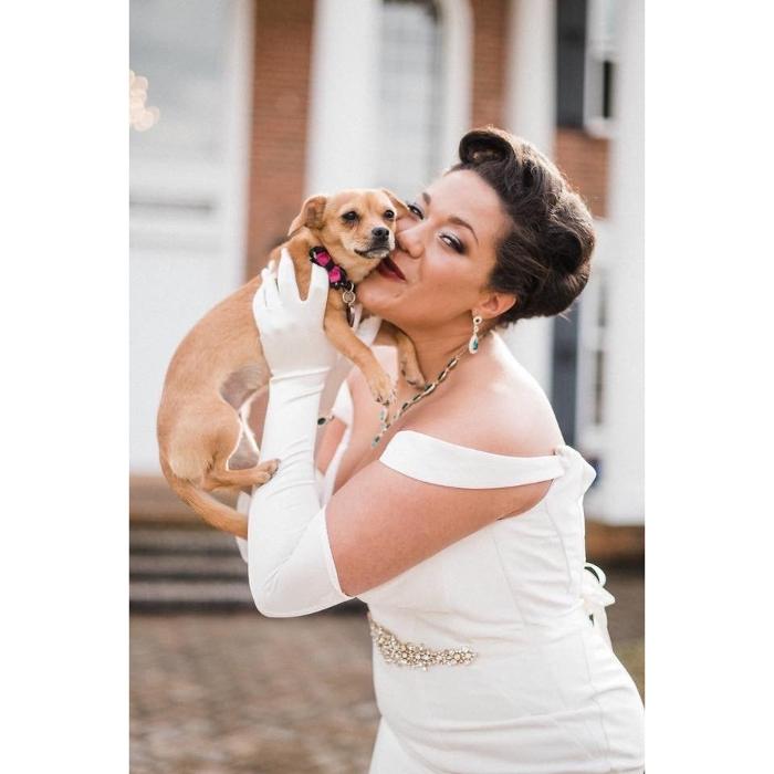 Showcase your puppy love with the perfect setting. 