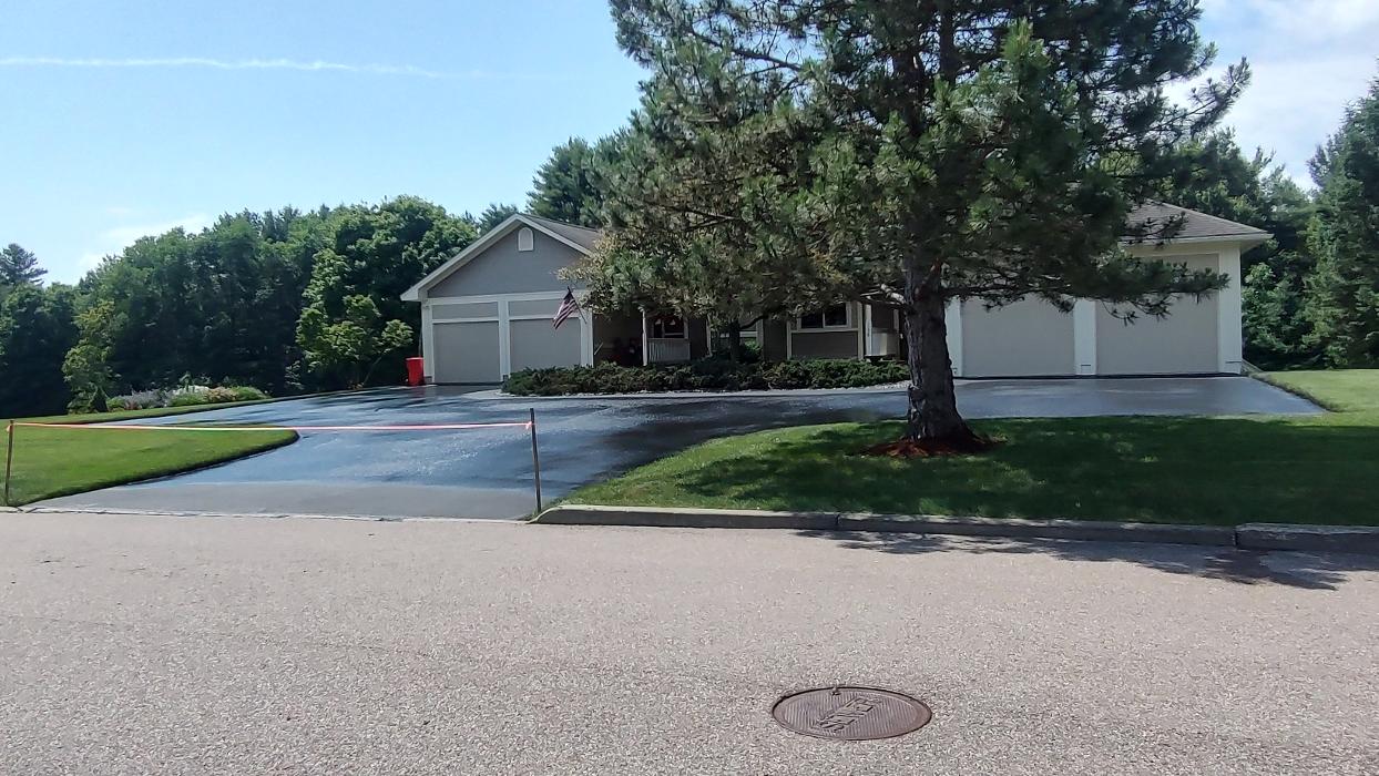 Bouchards Paving and Sealing Image