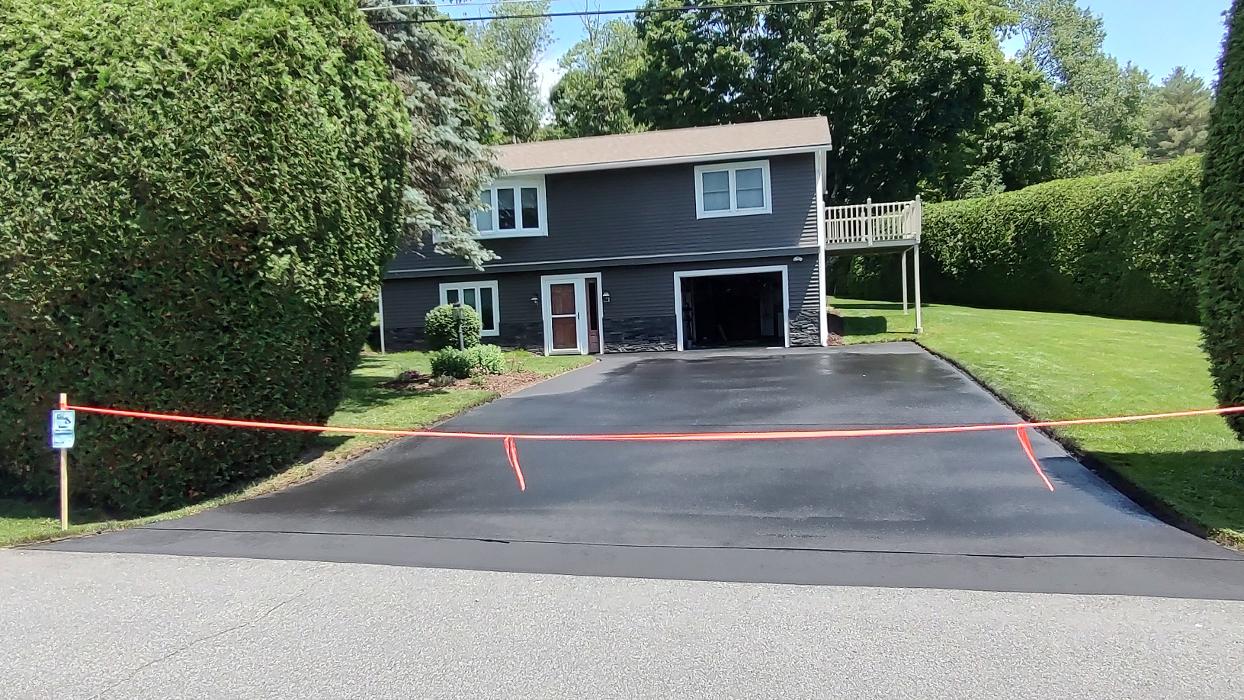 Bouchards Paving and Sealing Image