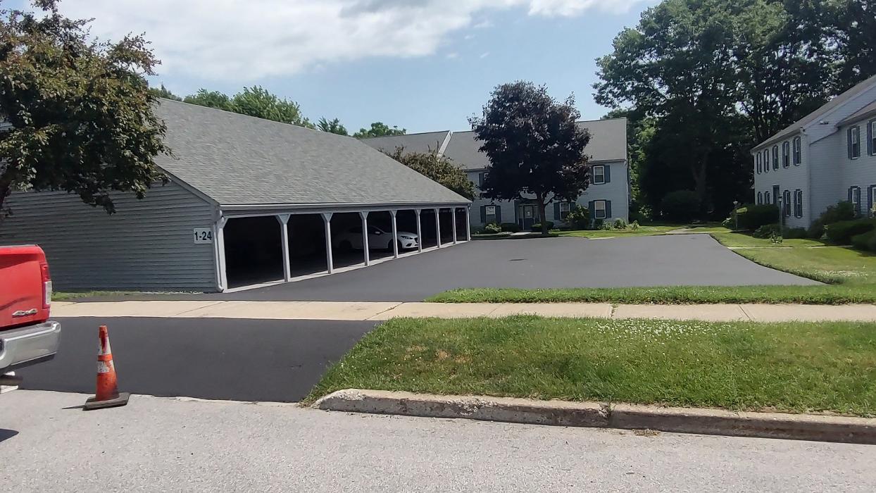 Bouchards Paving and Sealing Image