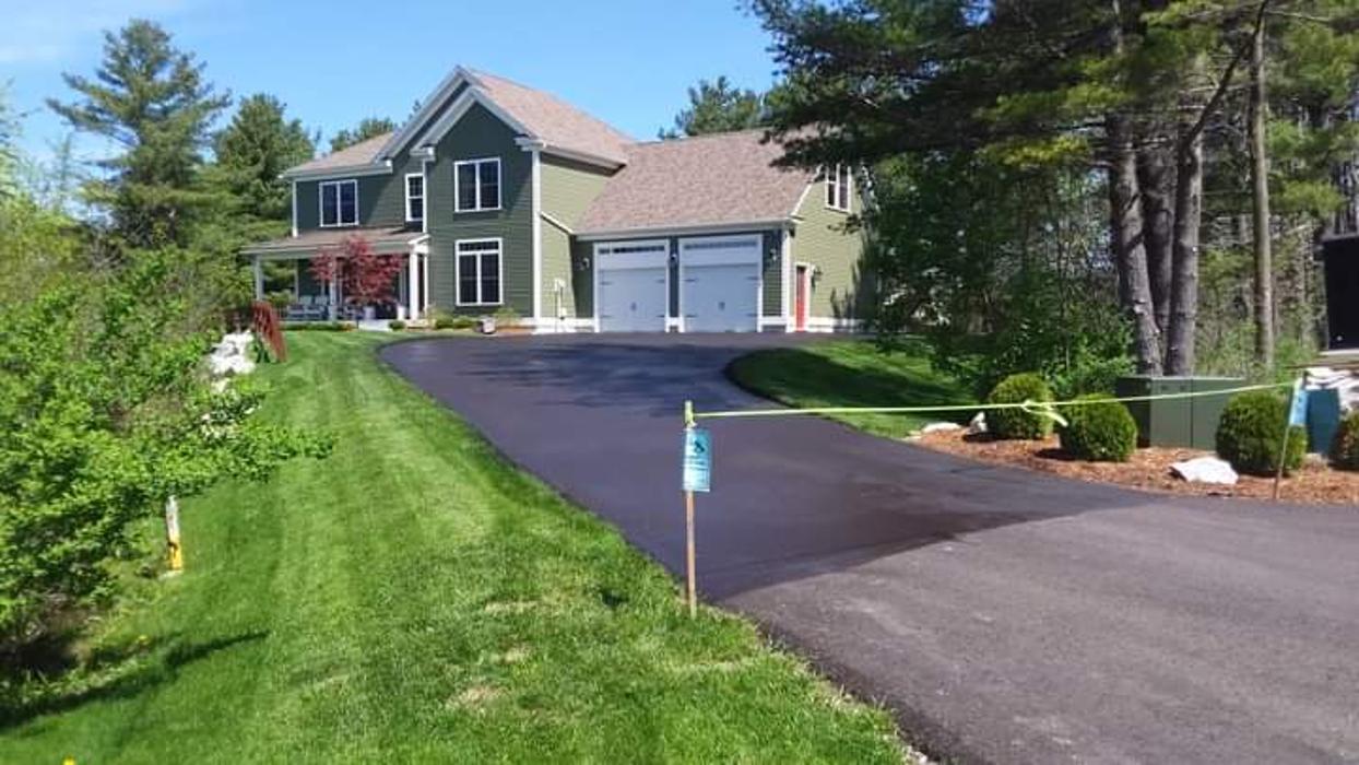 Bouchards Paving and Sealing Image