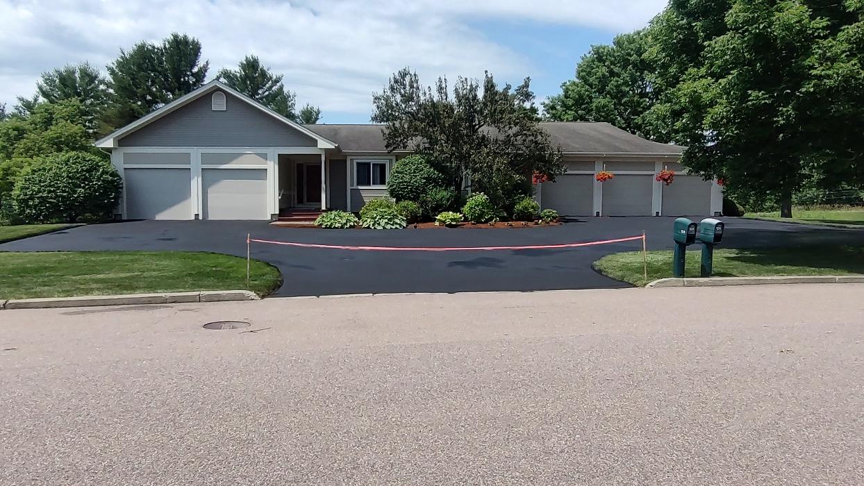 Bouchards Paving and Sealing Image