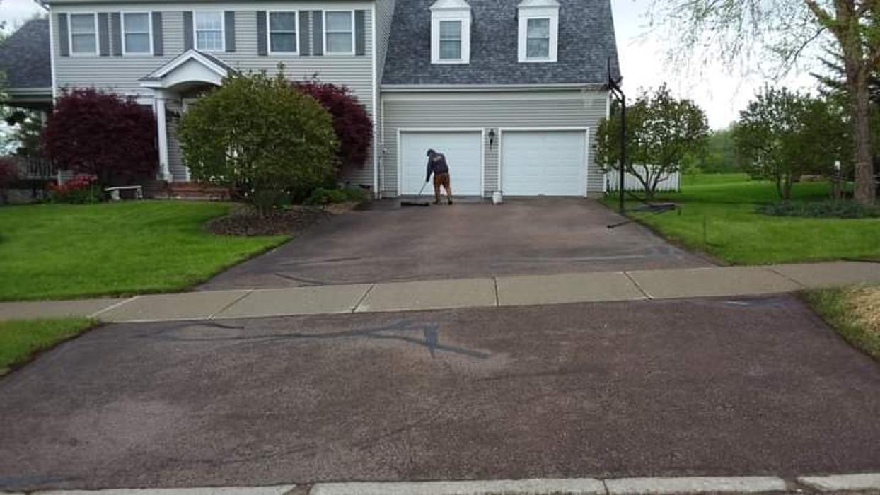 Bouchards Paving and Sealing Image