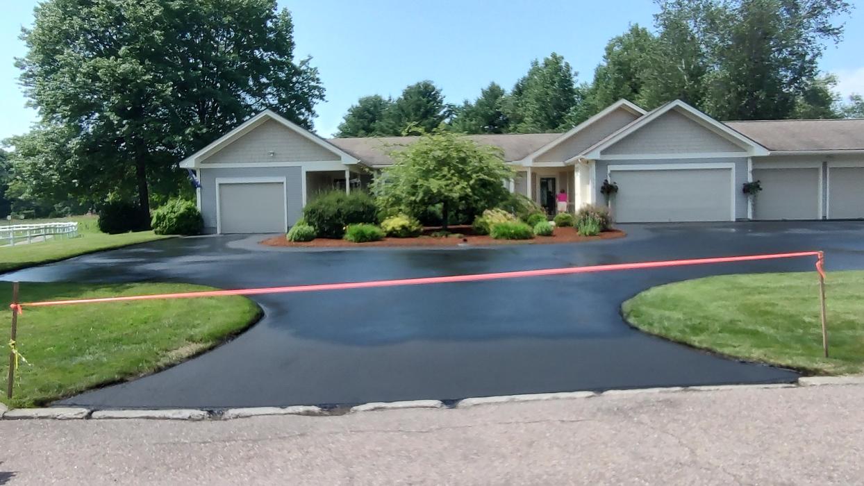 Bouchards Paving and Sealing Image