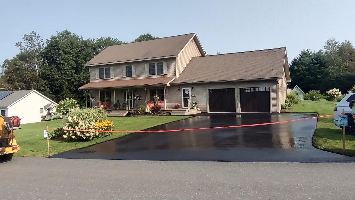 Bouchards Paving and Sealing Image