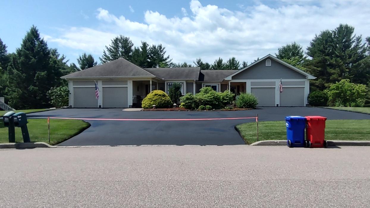 Bouchards Paving and Sealing Image