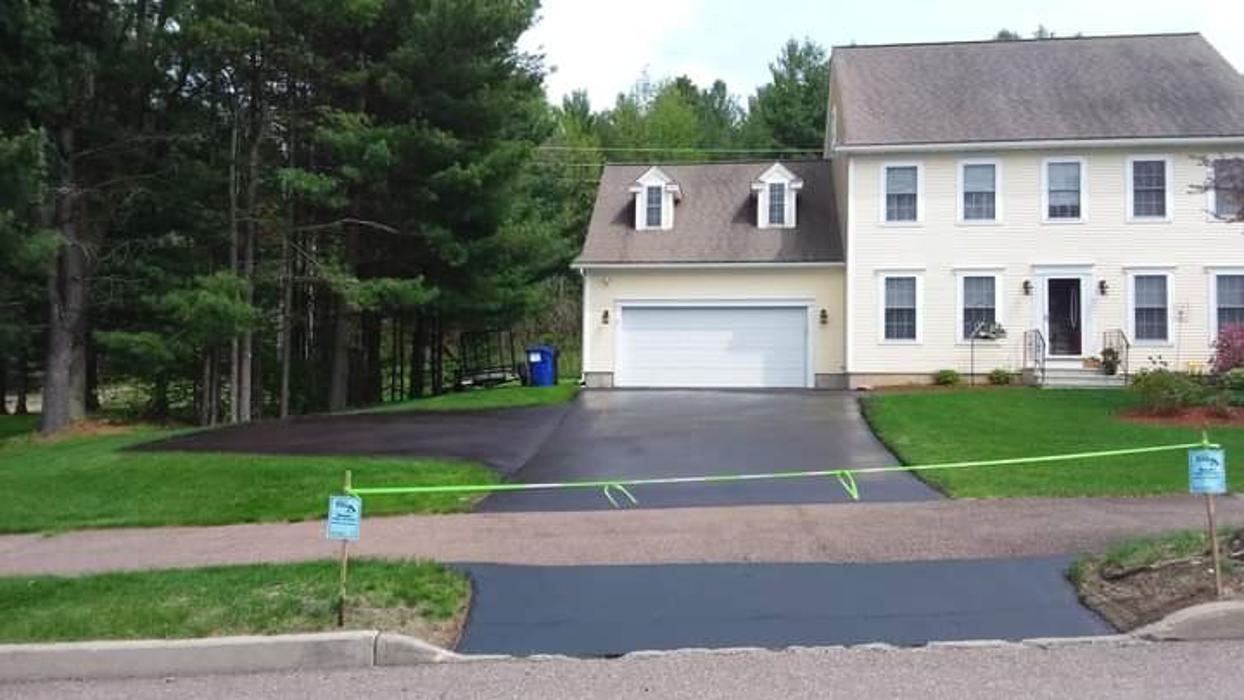 Bouchards Paving and Sealing Image