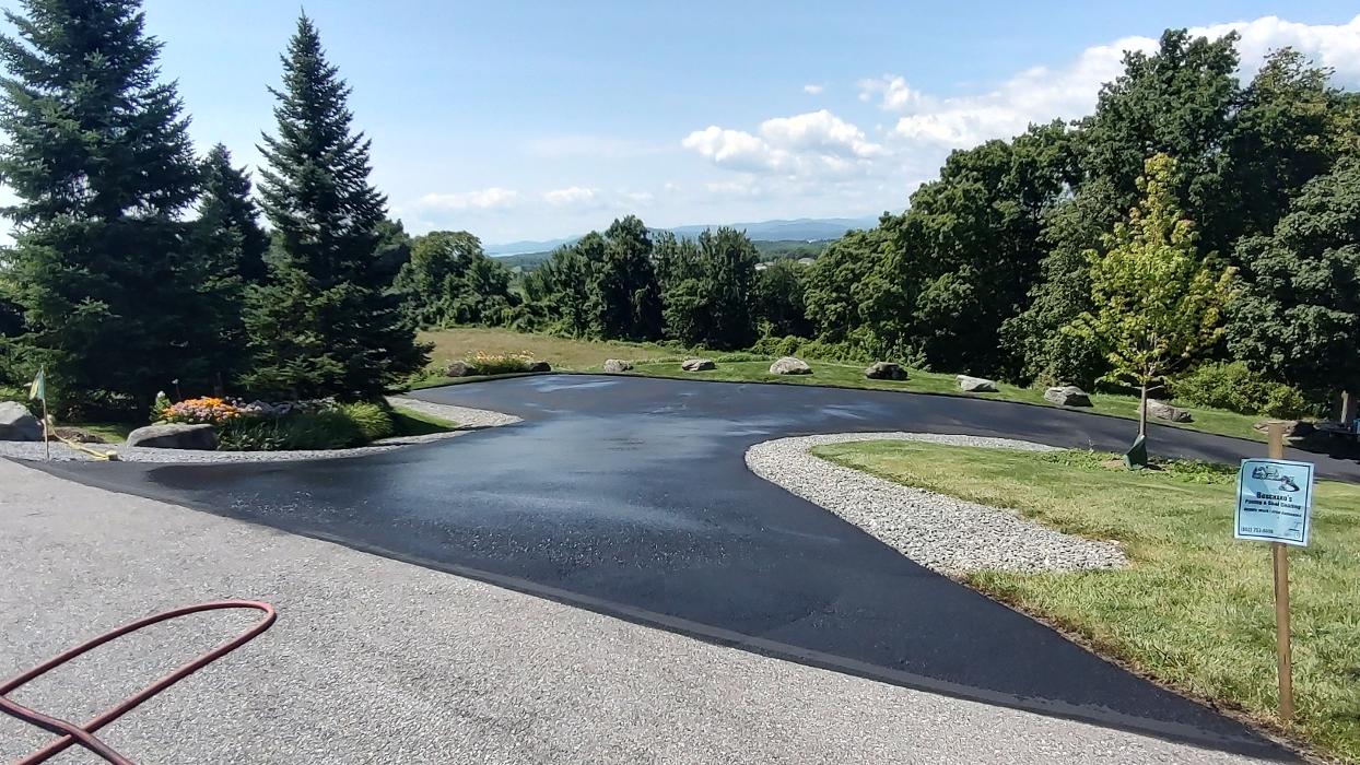 Bouchards Paving and Sealing Image