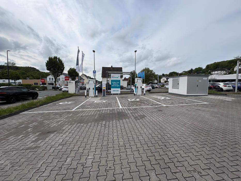Shell Recharge Charging Station, Hauptstraße in Sundern (Sauerland)