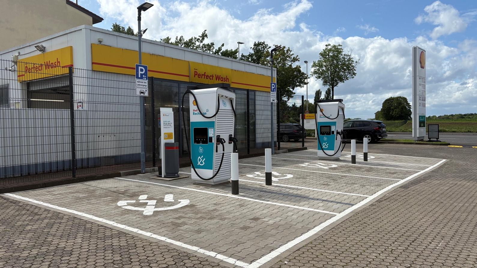 Shell Recharge Charging Station, Hermann-Wandersleb-Ring in Bonn