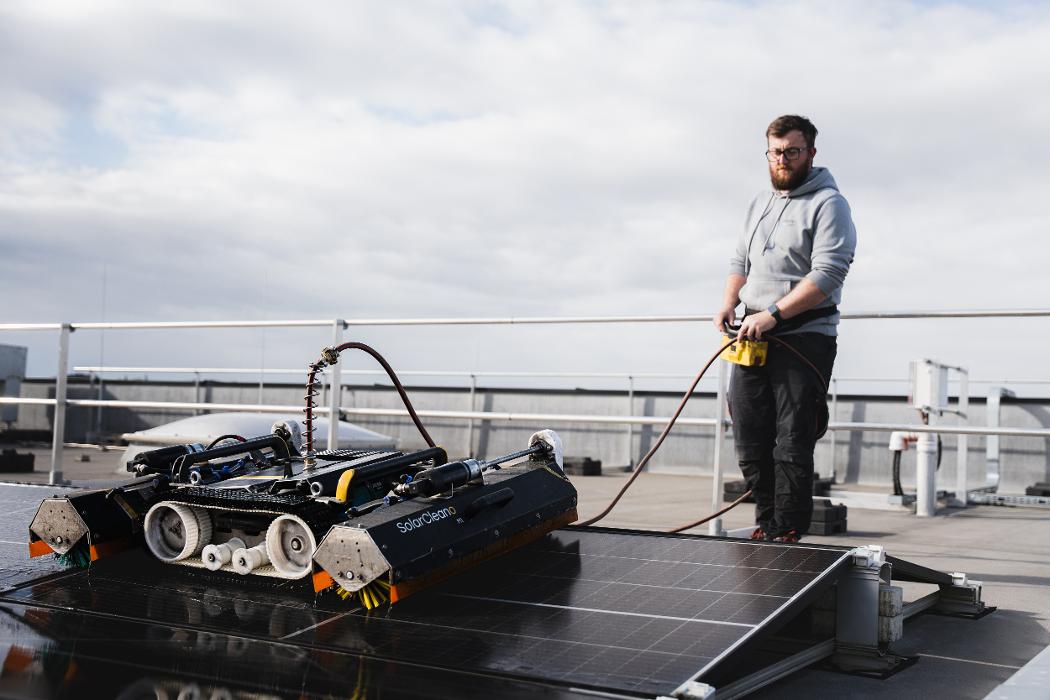 Solar Expert | Reinigung & elektrische Überprüfung von Photovoltaik-Anlagen, Berndorf 170 in Berndorf