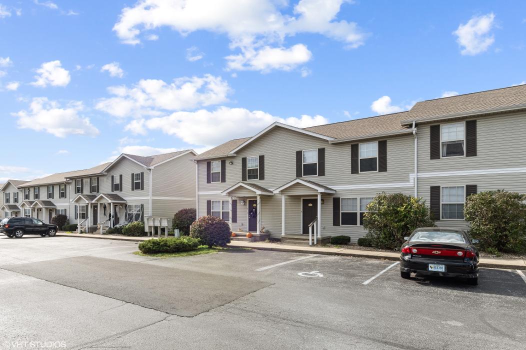 Hidden Hills Apartments