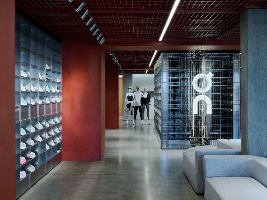 On Store San Francisco Chestnut Street