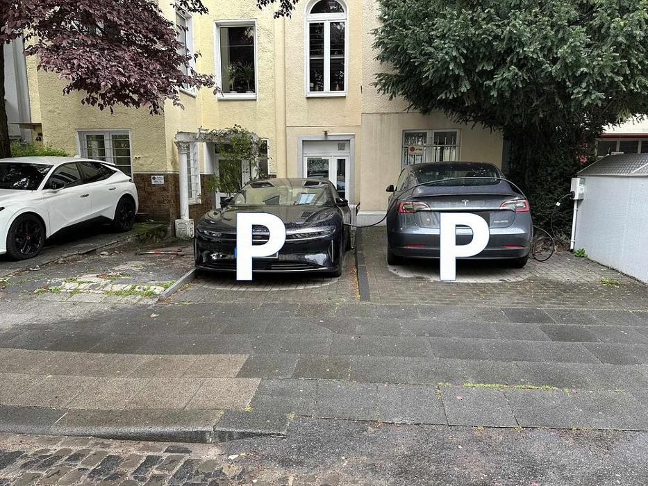 ampido Parkplatz, Lütticher Straße in Köln