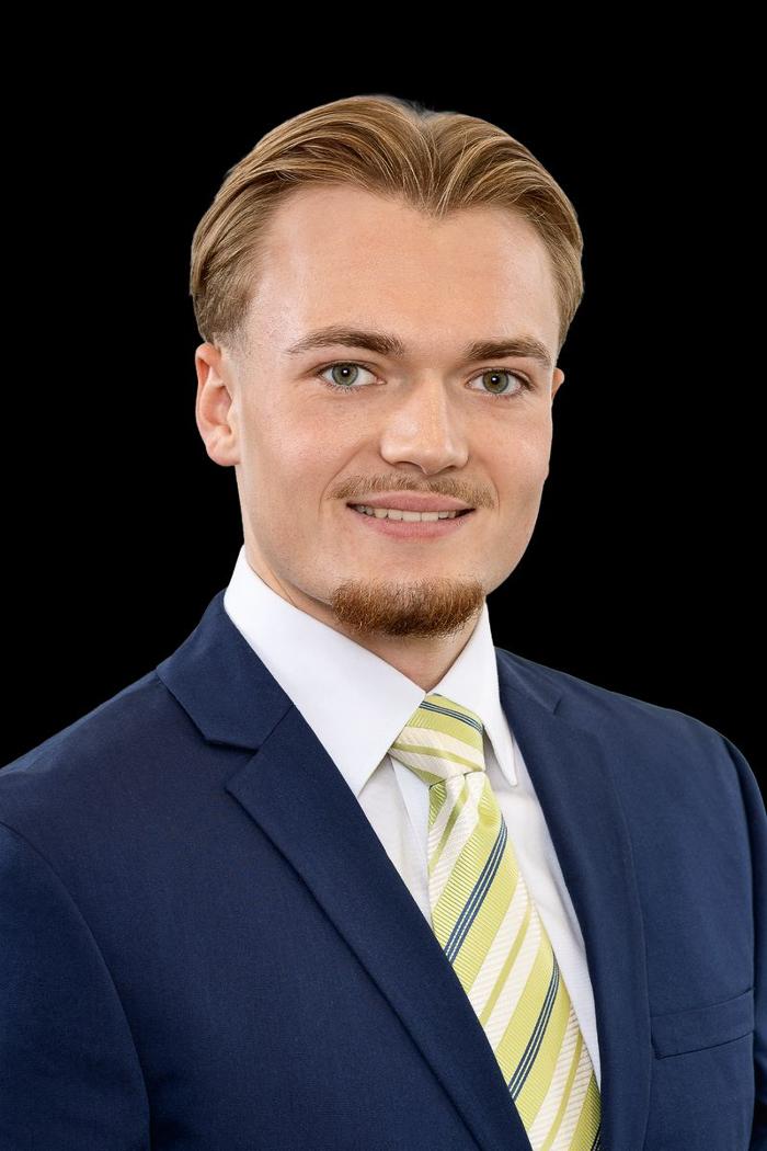 ERGO Versicherung Marlon Goldbach, Im Meere in Giesen