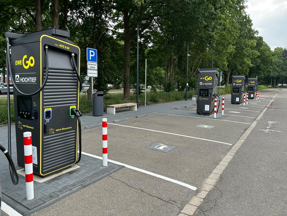 EWE Go HOCHTIEF Ladepartner-Ladestation, Grot Steenbusch in Kiel