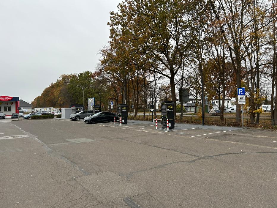EWE Go HOCHTIEF Ladepartner-Ladestation, Grot Steenbusch in Kiel