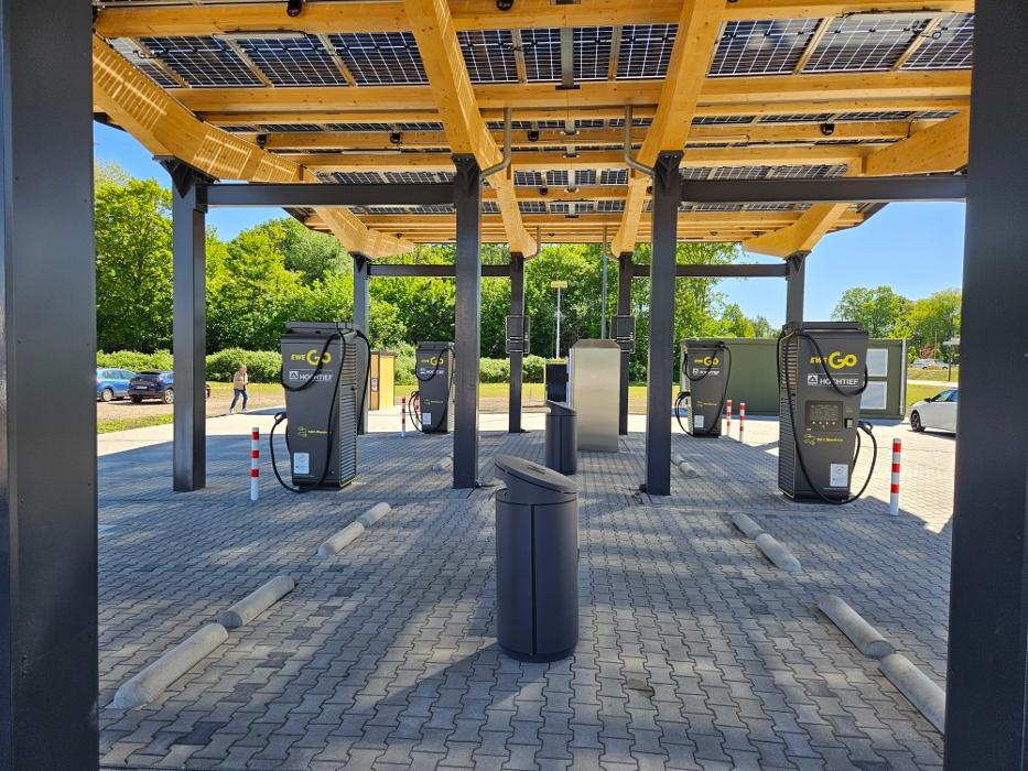 EWE Go HOCHTIEF Ladepartner-Ladestation, Langemarckstraße in Neuss
