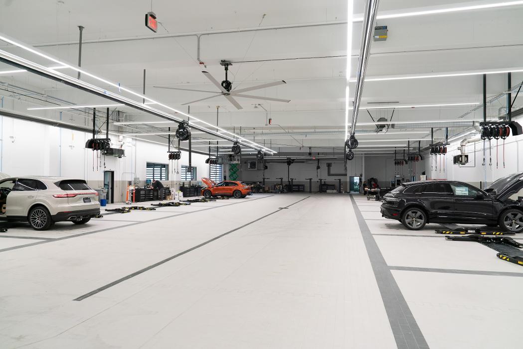 Porsche Seattle North Service and Auto Parts