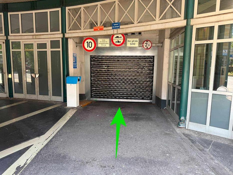 ampido Parkplatz, Komödienstraße in Köln