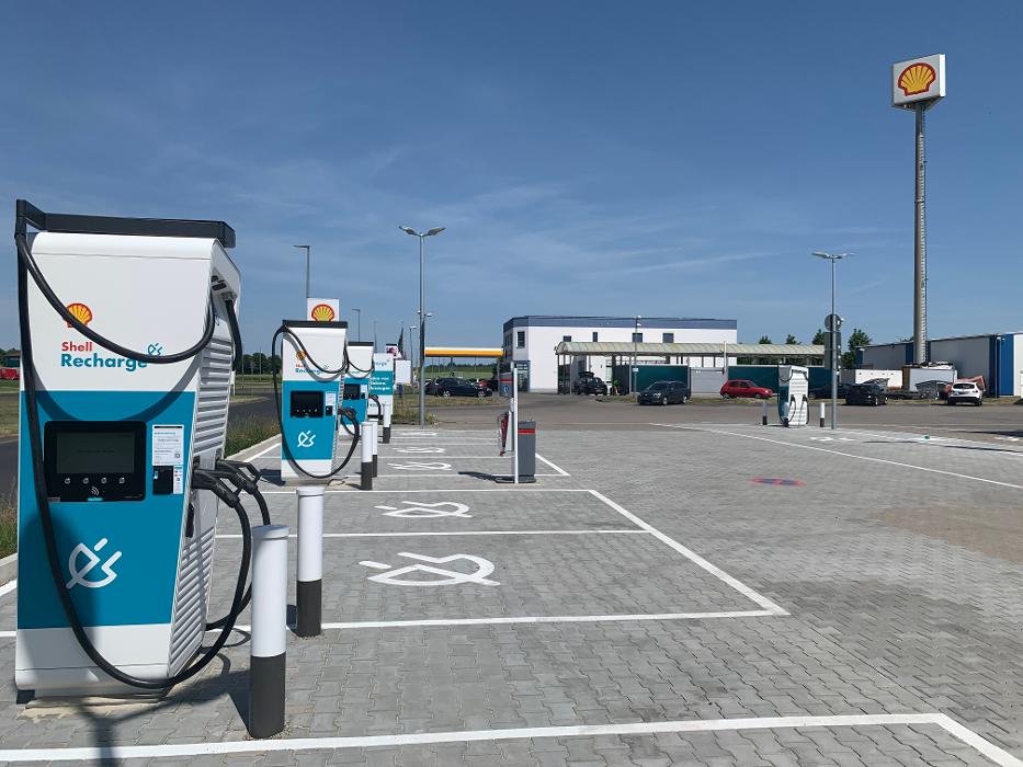 Shell Recharge Charging Station, Am Nesselbusch in Langenselbold